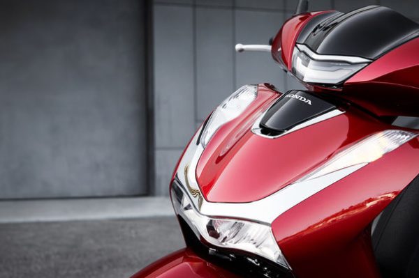 Honda SH 150 GT bauletto keyless e parabrezza - immagine 3